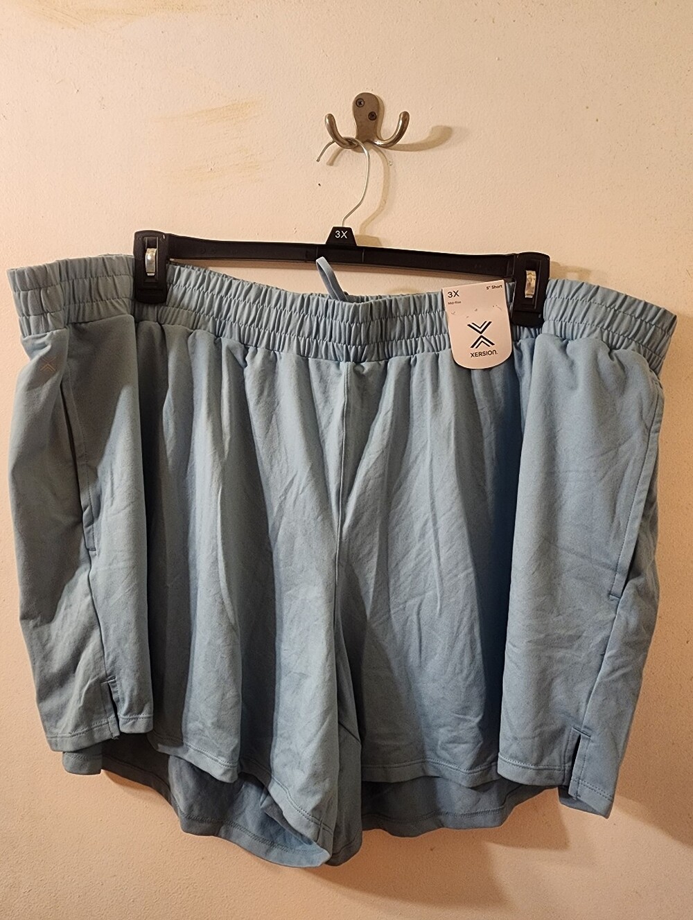 Xersion Pale Blue Mid-Rise Athletic Plus Size Shorts